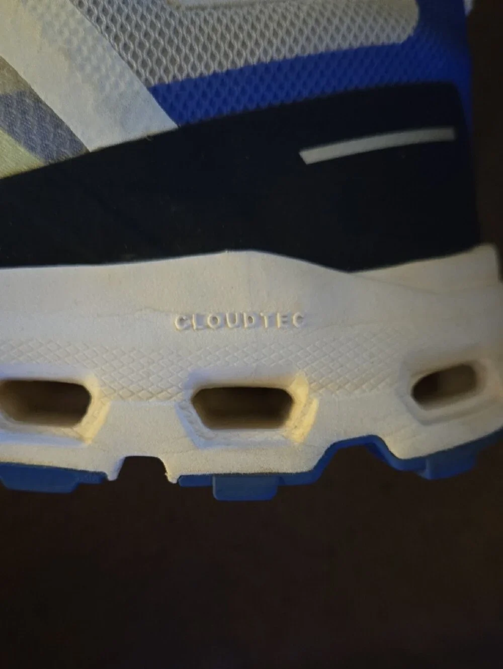 On Cloud Cloudtec Helion White Blue Running Shoe Men Sz 11 Clean Good Condition